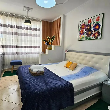 The Station - House Of Tourists * 地拉那