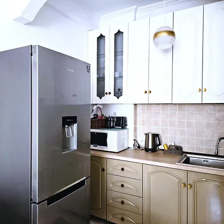 The Station - House Of Tourists Lägenhet Tirana