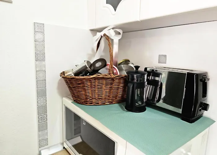 The Station - House Of Tourists Tirana