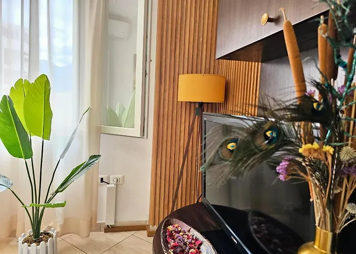 The Station - House Of Tourists *